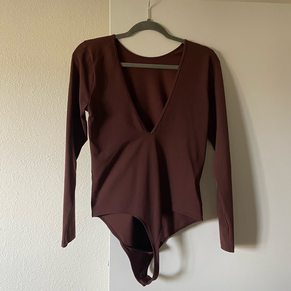 Abercrombie open back deep V bodysuit muted burgundy